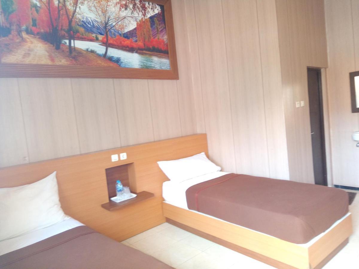 Hotel Kencana Rembang Room photo